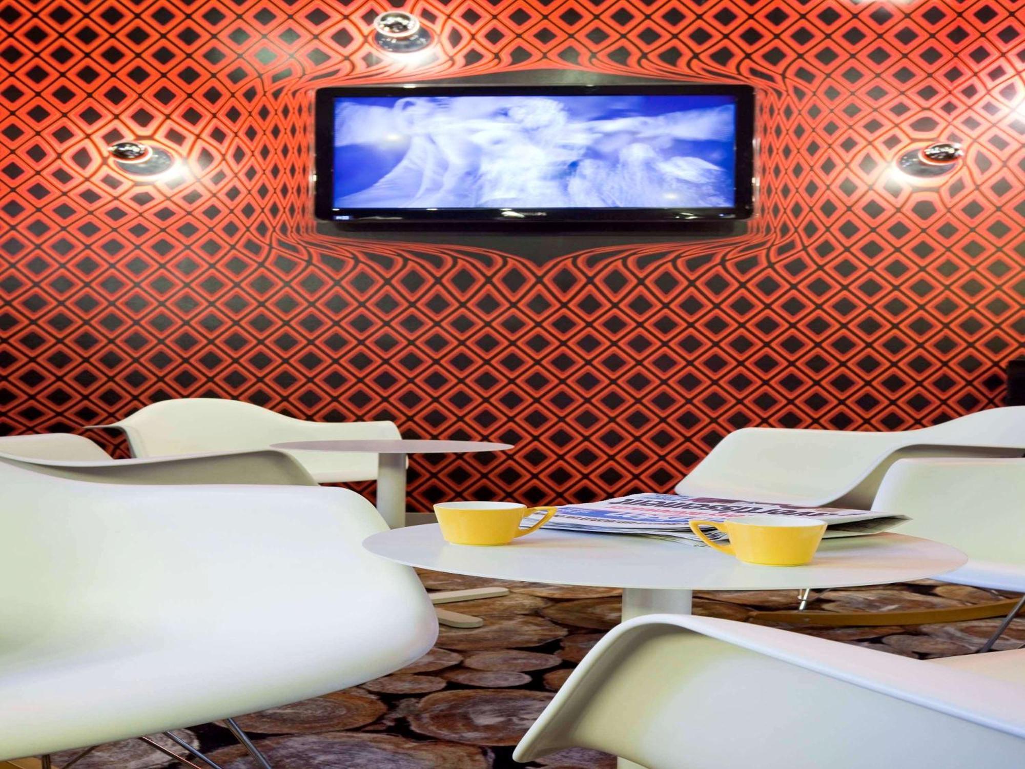 Отель Ibis Styles Paris Republique Le Marais Экстерьер фото