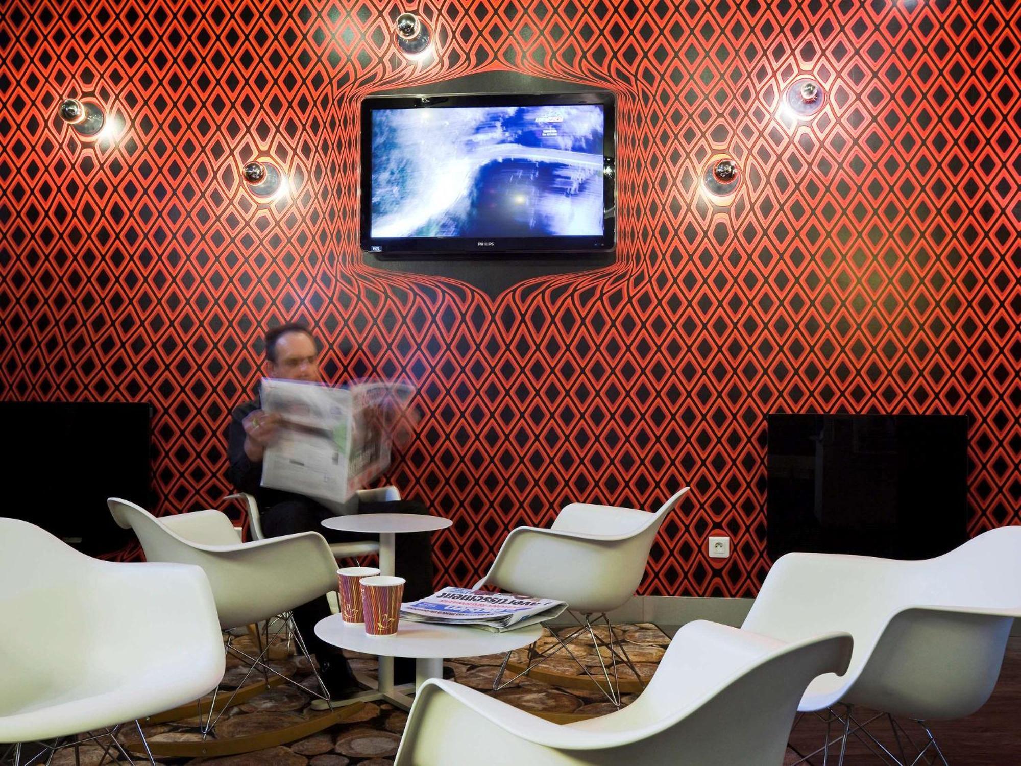 Отель Ibis Styles Paris Republique Le Marais Экстерьер фото