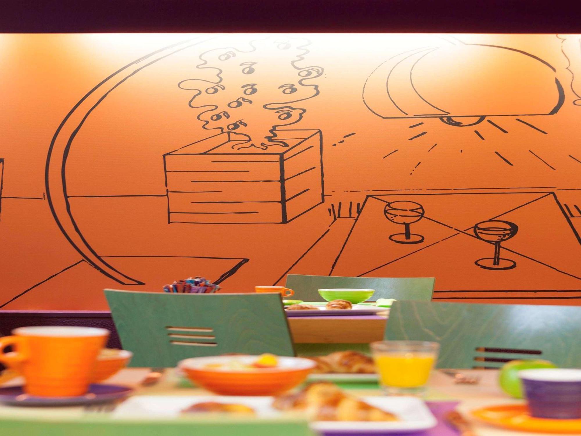 Отель Ibis Styles Paris Republique Le Marais Экстерьер фото