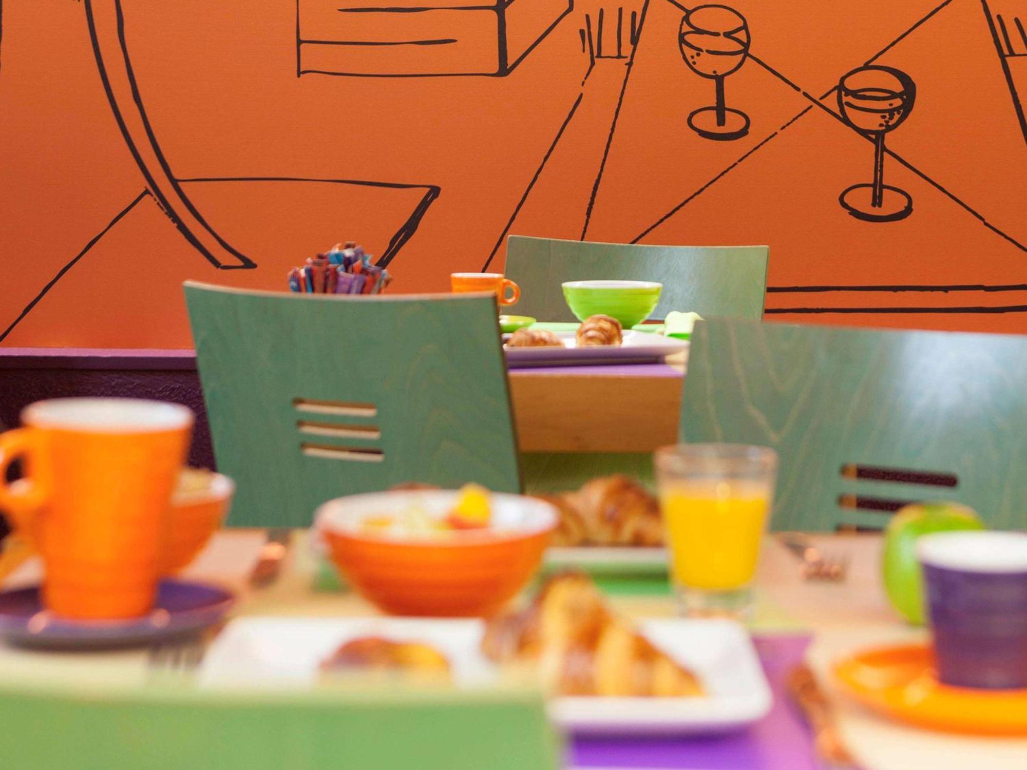Отель Ibis Styles Paris Republique Le Marais Экстерьер фото